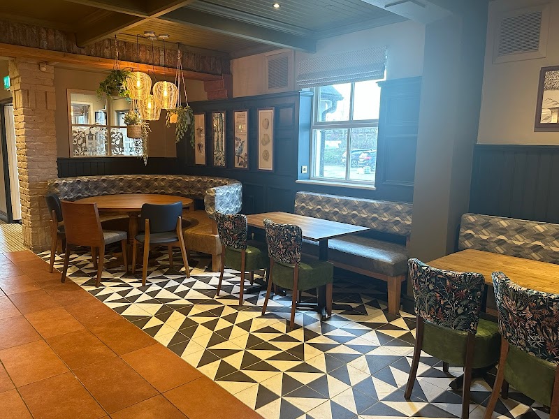 Harvester Atherleigh Leigh