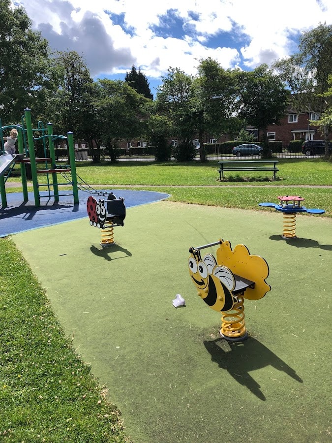 Hollyhedge Park Childs Pĺay Area