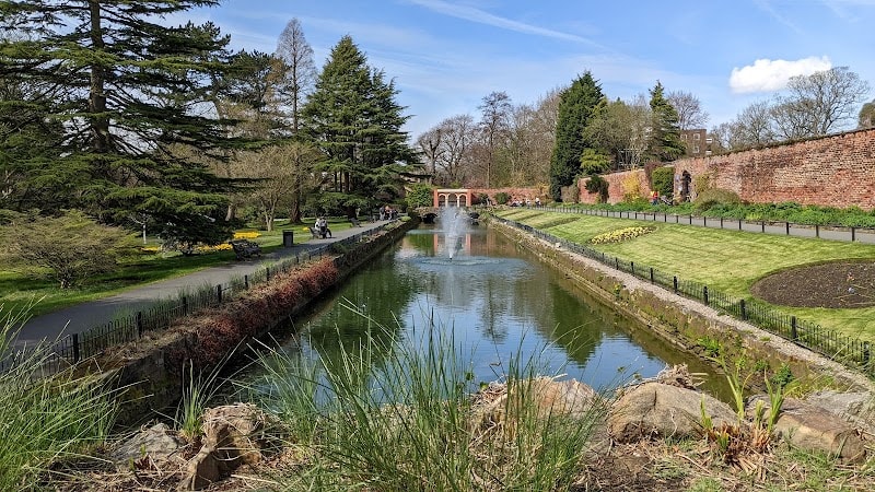 Canal Gardens